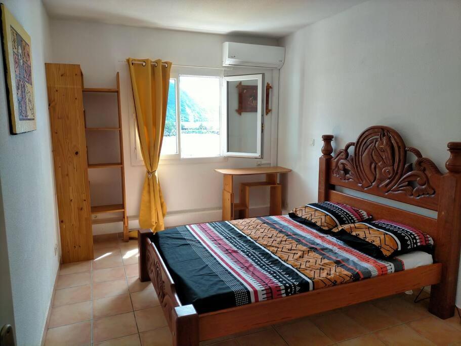 Bel appartement avec piscine, face à la mer Gourbeyre Extérieur photo